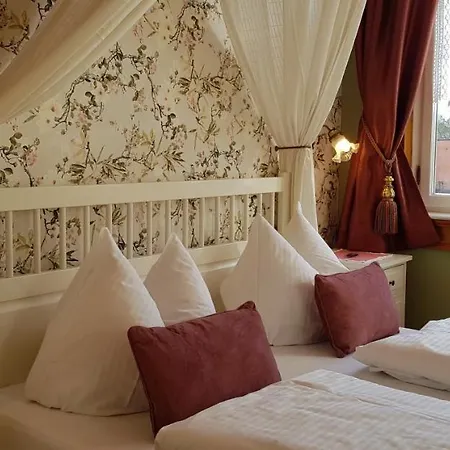 Rossek Hotel